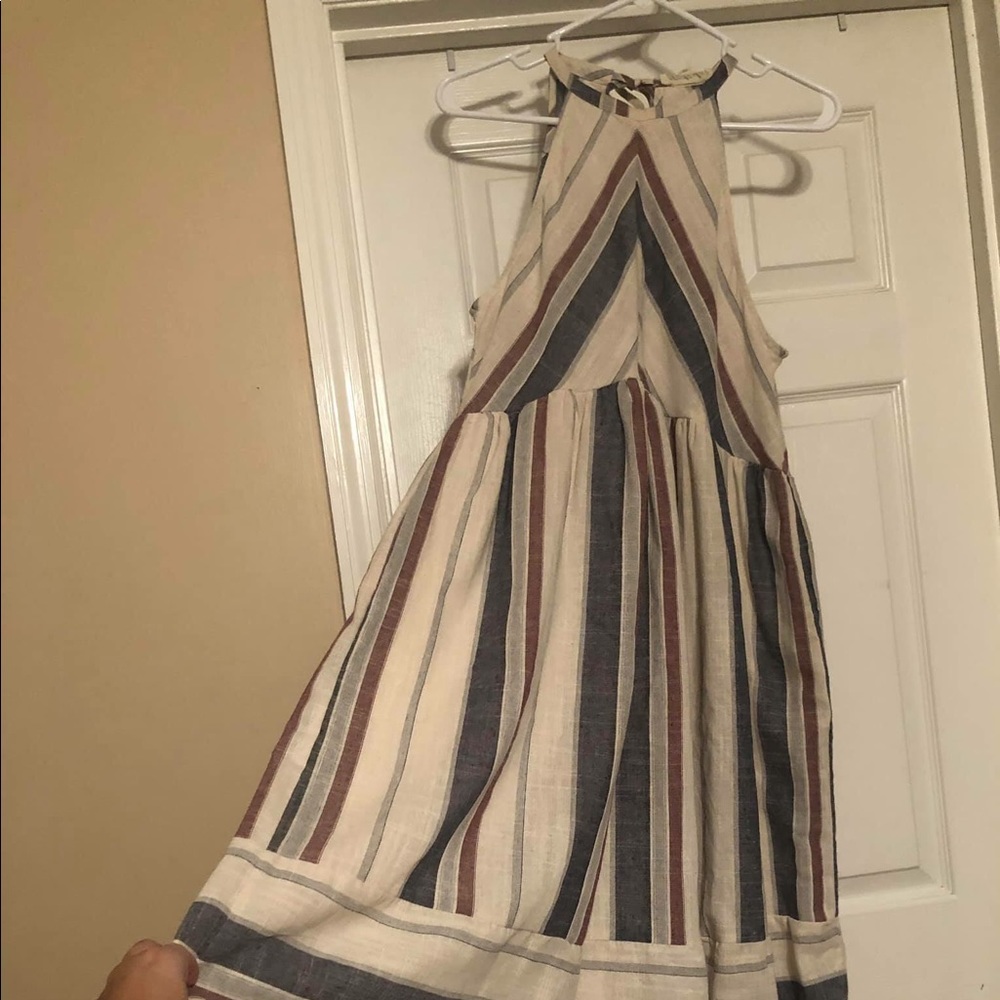 Dress - Picture 2 of 4